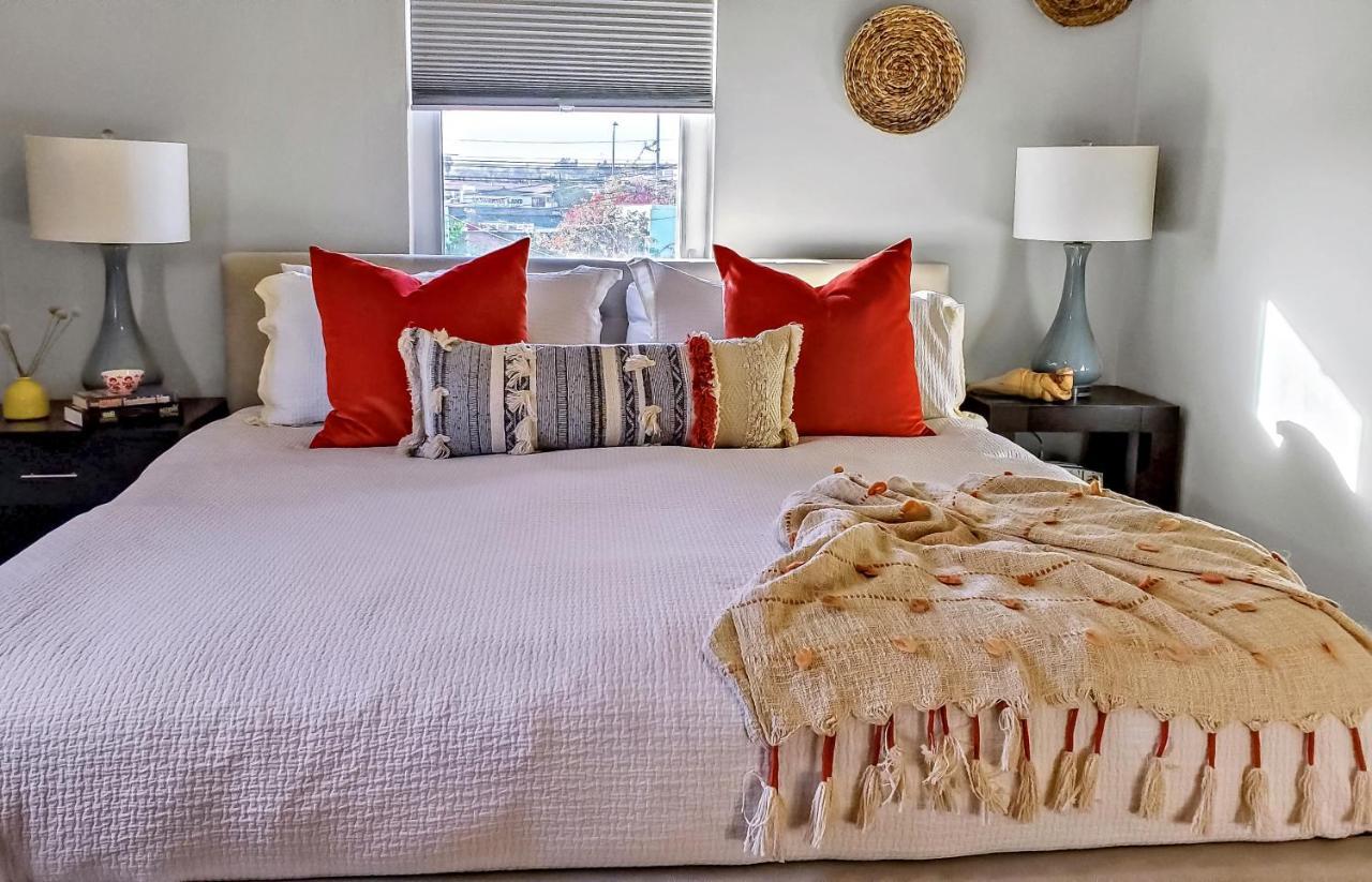 Private, Spacious With Sunny Patio Apartment Los Angeles
