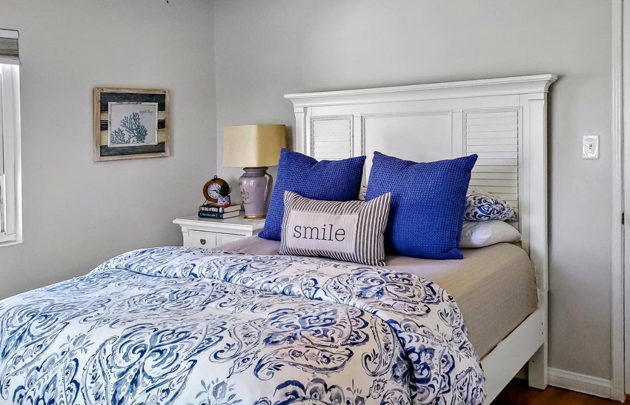 Private, Spacious With Sunny Patio Apartment *