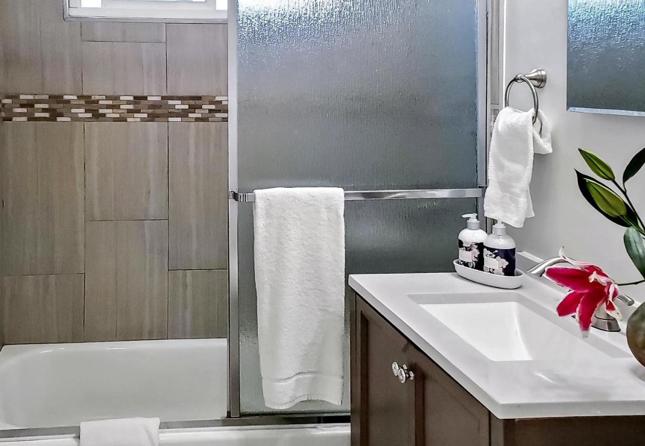 Private, Spacious With Sunny Patio Apartment *