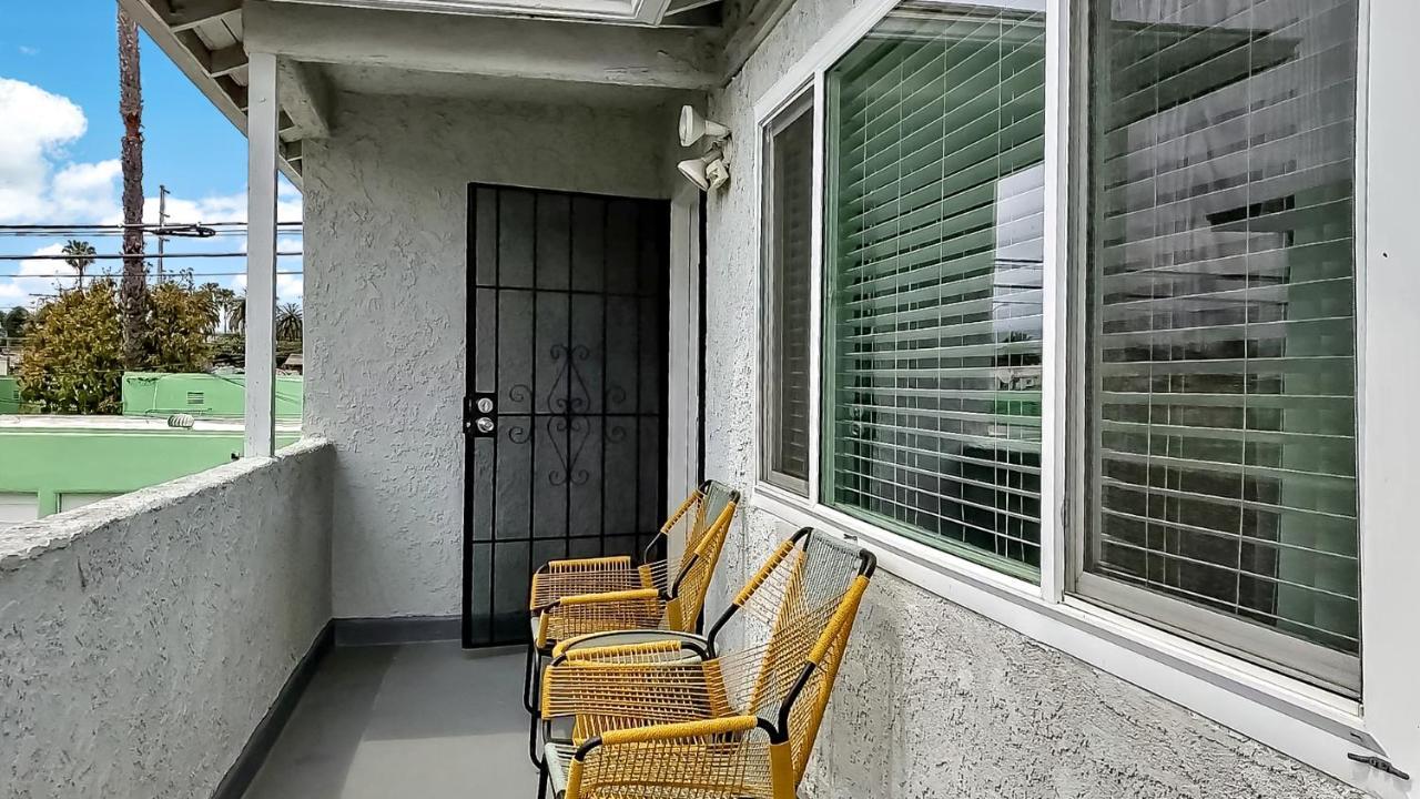 Private, Spacious With Sunny Patio Apartment Los Angeles